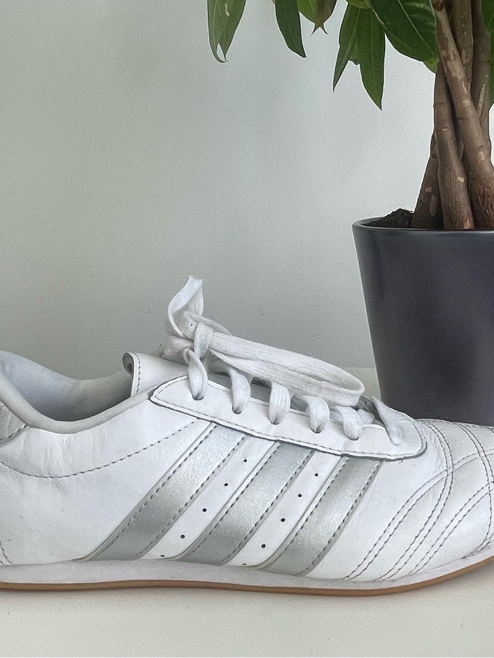 Women Size 7.5 adidas Taekwondo Cloud White Silver Metallic Gum Shoes